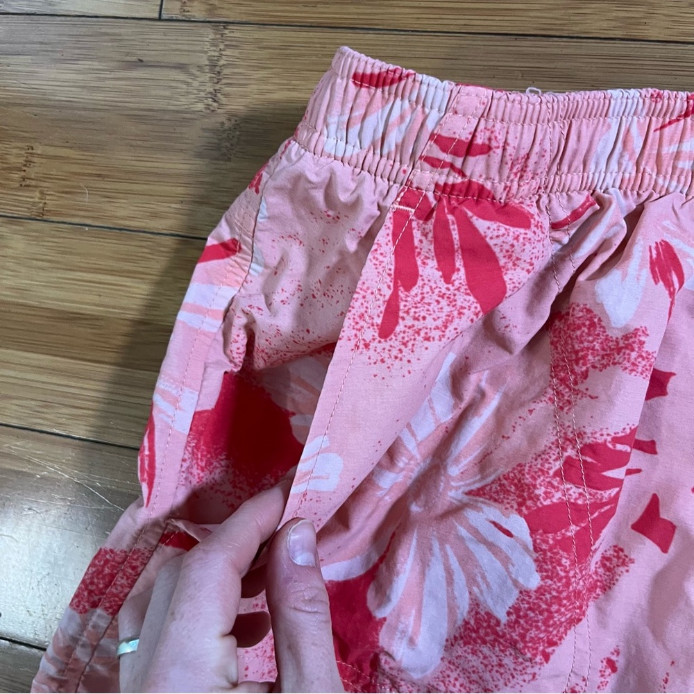 Columbia Sandy River 100% Nylon Athletic Shorts in Coral Floral 5” Inseam - Picture 7 of 15